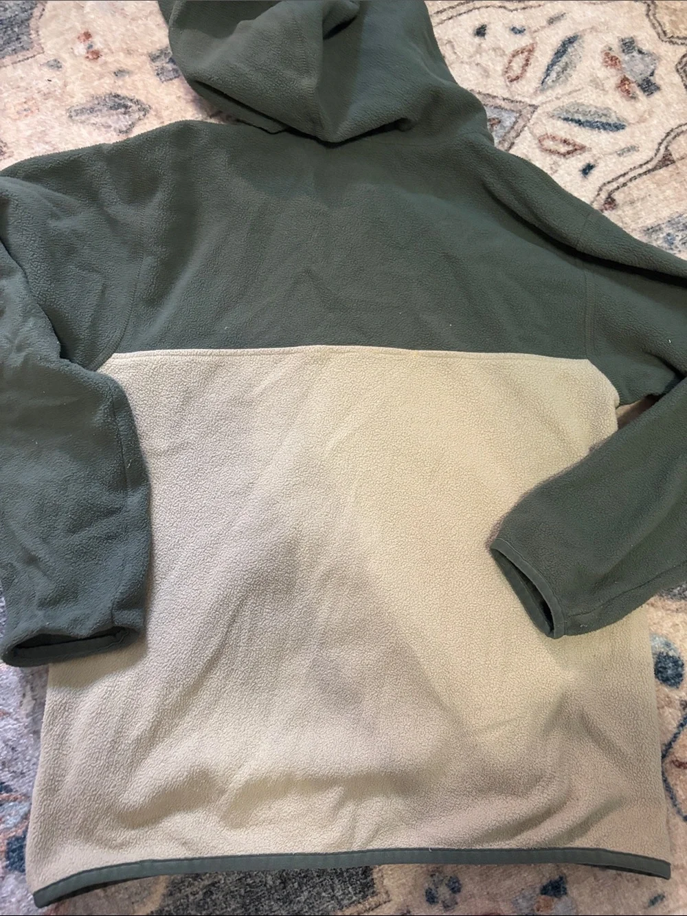 Patagonia kids Two-Tone Green and Tan Full-Zip Hooded Fleece, size 10